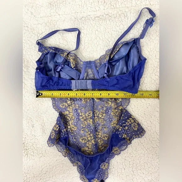 🌟🌟 EUC Victoria’s Secret Vtg Lace Lingerie Teddy - Picture 9 of 11